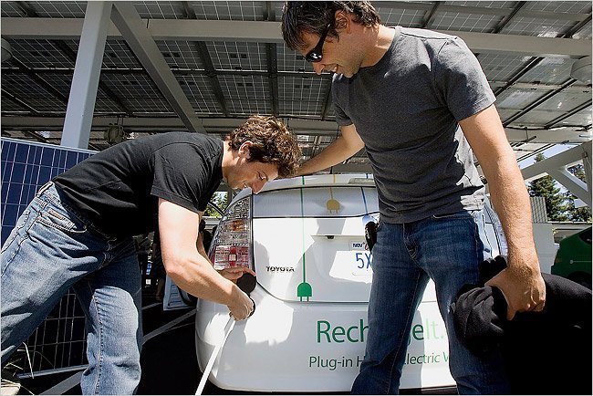 Google and Utility to Test Hybrids That Sell Back Power.